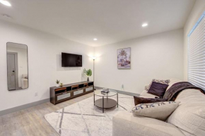 Trendy Apt in Midtown, Walk to Shops & Sites, Pets Ok